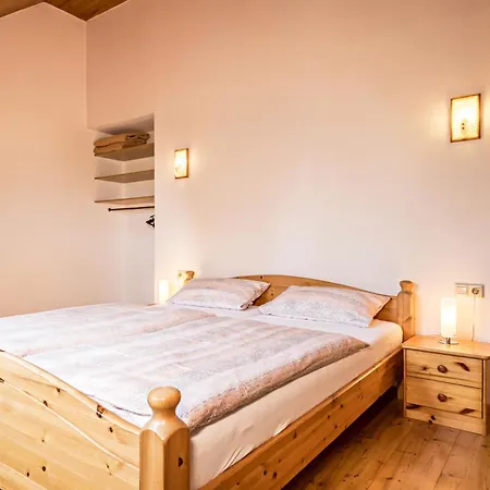 Apartment Gaestehaus Heilig 2 *
